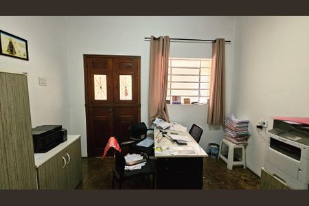 Casa à venda com 347m², 3 quartos e 1 vagaEscritório