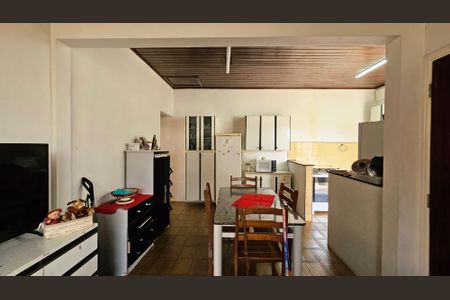 Casa à venda com 347m², 3 quartos e 1 vagaEdícula