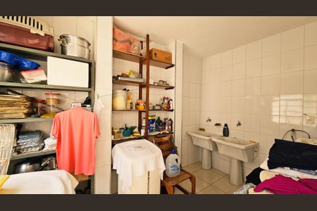 Casa à venda com 347m², 3 quartos e 1 vagaLavanderia