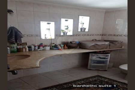 Casa à venda com 3 quartos, 115m² em Jardim Aeroporto, São Paulo