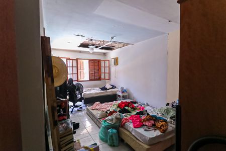 Casa para alugar com 594m², 4 quartos e 2 vagasQuarto 