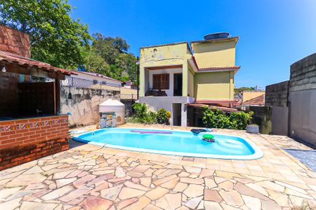 Casa para alugar com 594m², 4 quartos e 2 vagasPiscina