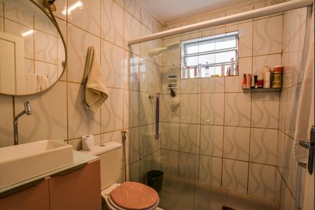 Casa à venda com 210m², 4 quartos e 2 vagasBanheiro 1