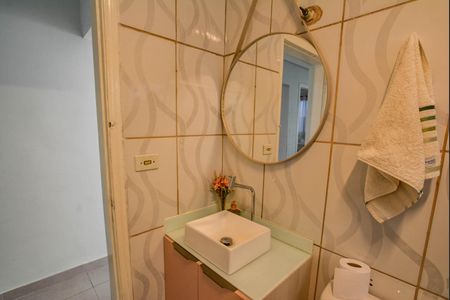 Casa à venda com 210m², 4 quartos e 2 vagasBanheiro 1