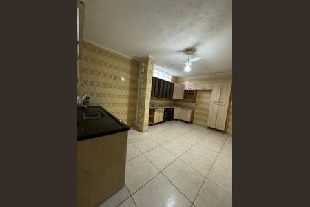 Casa à venda com 3 quartos, 200m² em Moinho Velho, São Paulo