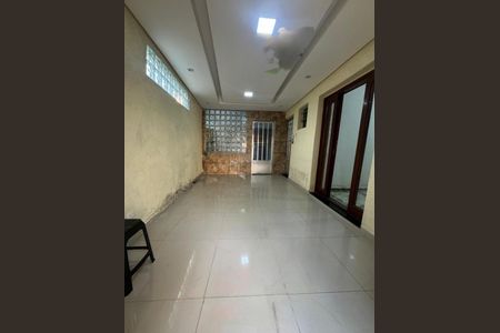 Casa à venda com 3 quartos, 200m² em Moinho Velho, São Paulo