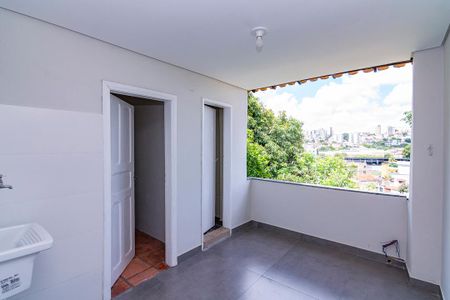 Casa para alugar com 80m², 3 quartos e 1 vagaÁrea de Serviço