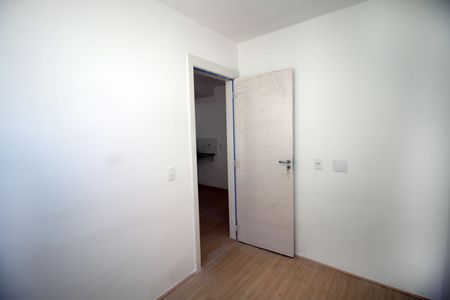 Quarto 2 de apartamento para alugar com 2 quartos, 38m² em Irajá, Rio de Janeiro