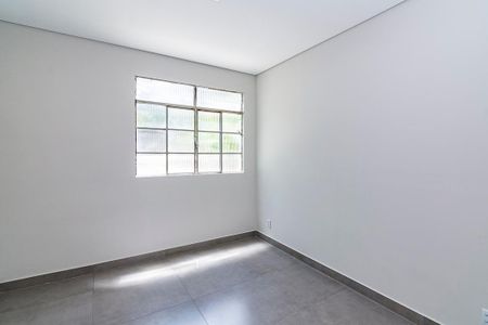 Quarto 1 de casa para alugar com 2 quartos, 80m² em Caiçaras, Belo Horizonte