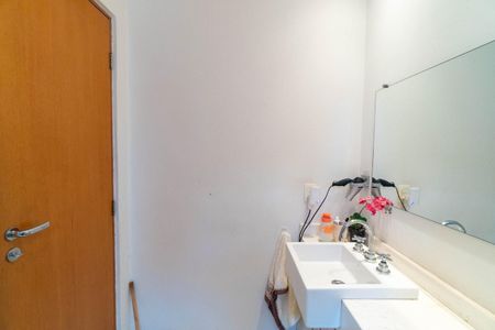 Casa para alugar com 156m², 3 quartos e 2 vagasBanheiro Social