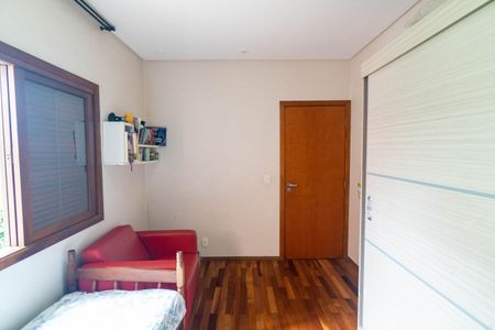 Casa para alugar com 156m², 3 quartos e 2 vagasQuarto 2