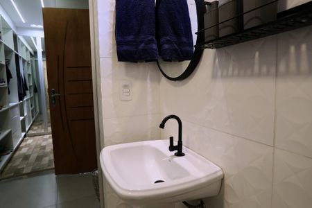 Casa à venda com 200m², 2 quartos e 2 vagasBanheiro da Suíte