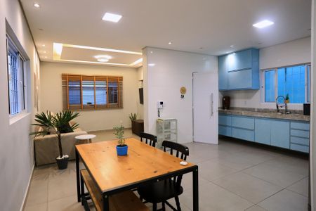 Sala/Cozinha de casa à venda com 2 quartos, 200m² em Sagrada Família, Belo Horizonte