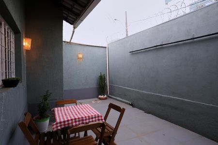 Casa à venda com 200m², 2 quartos e 2 vagasChurrasqueira