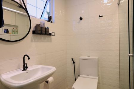 Casa à venda com 200m², 2 quartos e 2 vagasBanheiro da Suíte