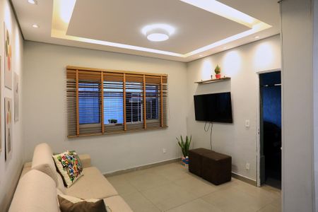 Casa à venda com 200m², 2 quartos e 2 vagasSala/Cozinha