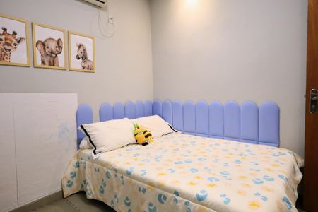 Casa à venda com 200m², 2 quartos e 2 vagasQuarto