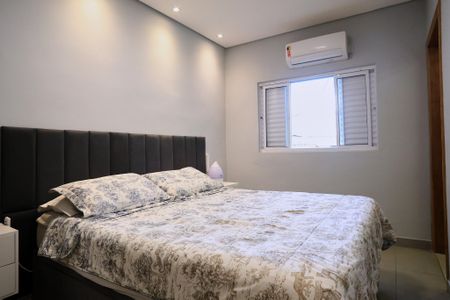 Casa à venda com 200m², 2 quartos e 2 vagasSuíte