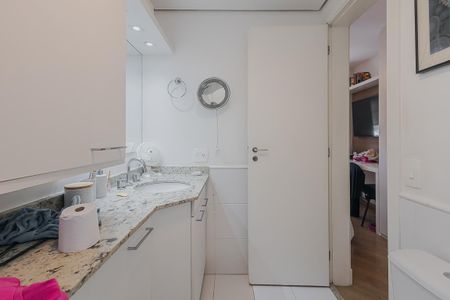 Apartamento à venda com 120m², 3 quartos e 2 vagasBanheiro da Suíte
