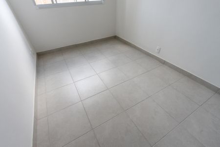 Apartamento para alugar com 2 quartos, 34m² em Parque Industrial Tomas Edson, São Paulo