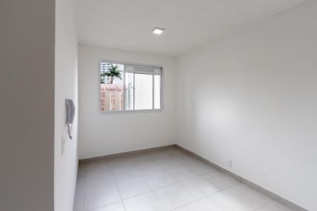 Apartamento para alugar com 2 quartos, 34m² em Parque Industrial Tomas Edson, São Paulo