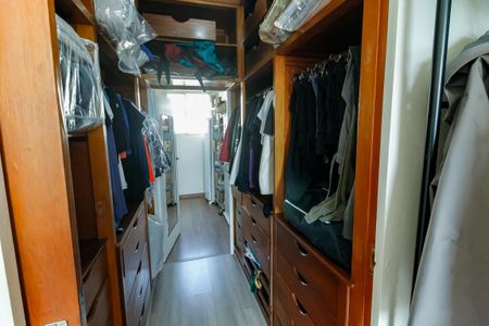 Apartamento à venda com 94m², 2 quartos e 1 vagaCloset do quarto