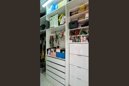 Apartamento à venda com 100m², 3 quartos e 1 vagaCloset