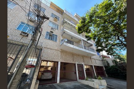 Apartamento para alugar com 98m², 2 quartos e 1 vagaFachada + plaquinha
