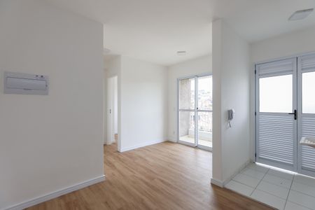 Sala de apartamento para alugar com 2 quartos, 40m² em Parque Ipe, São Paulo