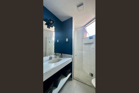 Apartamento à venda com 77m², 2 quartos e 1 vagaBanheiro 