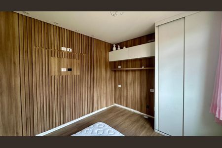 Apartamento à venda com 77m², 2 quartos e 1 vagaQuarto 