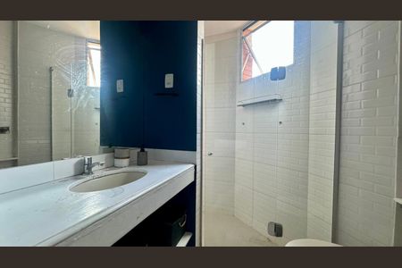 Apartamento à venda com 77m², 2 quartos e 1 vagaBanheiro 