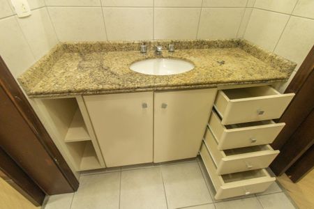 Apartamento para alugar com 190m², 3 quartos e 1 vagaLavabo da Demo Suíte