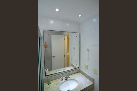 Apartamento para alugar com 133m², 4 quartos e 2 vagas Apartamento para alugar com 133m², 4 quartos e 2 vagasBanheiro Social 2