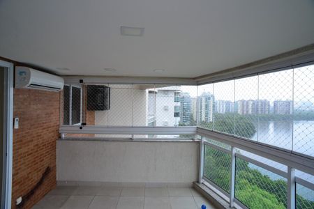 Apartamento para alugar com 133m², 4 quartos e 2 vagas Apartamento para alugar com 133m², 4 quartos e 2 vagasVaranda