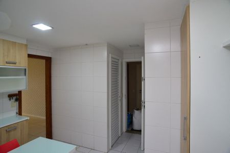 Apartamento para alugar com 133m², 4 quartos e 2 vagas Apartamento para alugar com 133m², 4 quartos e 2 vagasCozinha
