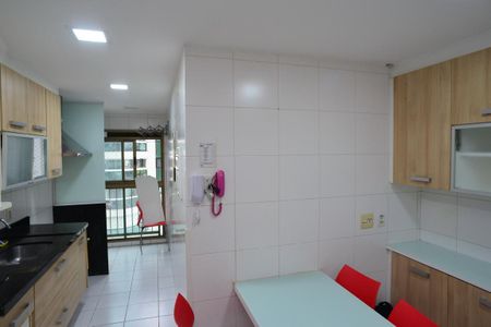 Apartamento para alugar com 133m², 4 quartos e 2 vagas Apartamento para alugar com 133m², 4 quartos e 2 vagasCozinha