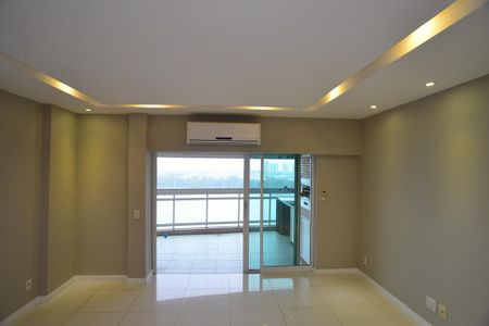 Sala de apartamento para alugar com 4 quartos, 133m² em Barra da Tijuca, Rio de Janeiro