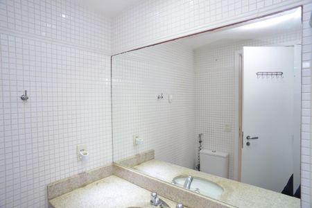 Apartamento para alugar com 133m², 4 quartos e 2 vagas Apartamento para alugar com 133m², 4 quartos e 2 vagasBanheiro Suíte 1