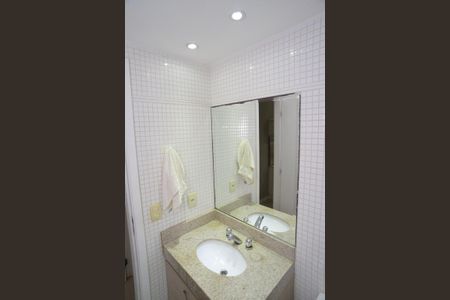 Apartamento para alugar com 133m², 4 quartos e 2 vagas Apartamento para alugar com 133m², 4 quartos e 2 vagasBanheiro Suíte 2