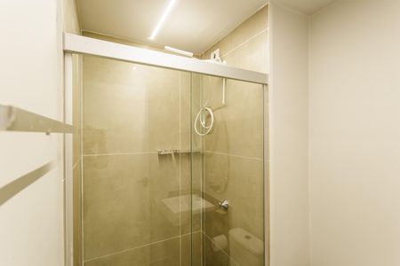 Banheiro de kitnet/studio para alugar com 1 quarto, 24m² em Vila Olímpia, São Paulo