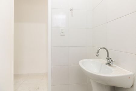 Casa para alugar com 100m², 2 quartos e sem vaga Casa para alugar com 100m², 2 quartos e sem vagaBanheiro 1