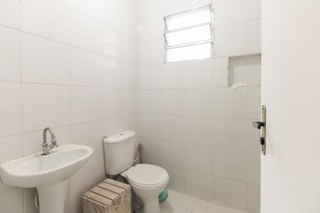 Casa para alugar com 100m², 2 quartos e sem vaga Casa para alugar com 100m², 2 quartos e sem vagaBanheiro 1