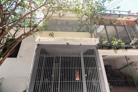 Casa para alugar com 100m², 2 quartos e sem vaga Casa para alugar com 100m², 2 quartos e sem vagaFachada