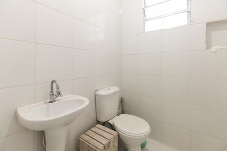 Casa para alugar com 100m², 2 quartos e sem vaga Casa para alugar com 100m², 2 quartos e sem vagaBanheiro 1