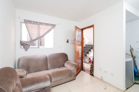 Sala/Cozinha de casa de condomínio para alugar com 2 quartos, 40m² em Conjunto Residencial José Bonifácio, São Paulo