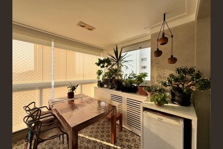 Apartamento para alugar com 3 quartos, 137m² em Vila Morumbi, São Paulo