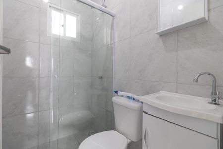 Banheiro de apartamento para alugar com 1 quarto, 50m² em Azenha, Porto Alegre