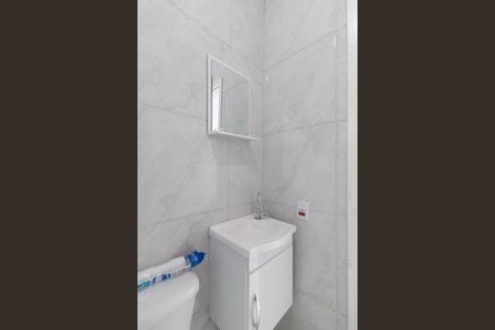 Banheiro de apartamento para alugar com 1 quarto, 50m² em Azenha, Porto Alegre