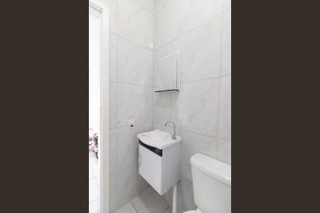 Banheiro de apartamento para alugar com 1 quarto, 50m² em Azenha, Porto Alegre